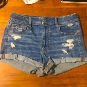 American Eagle short